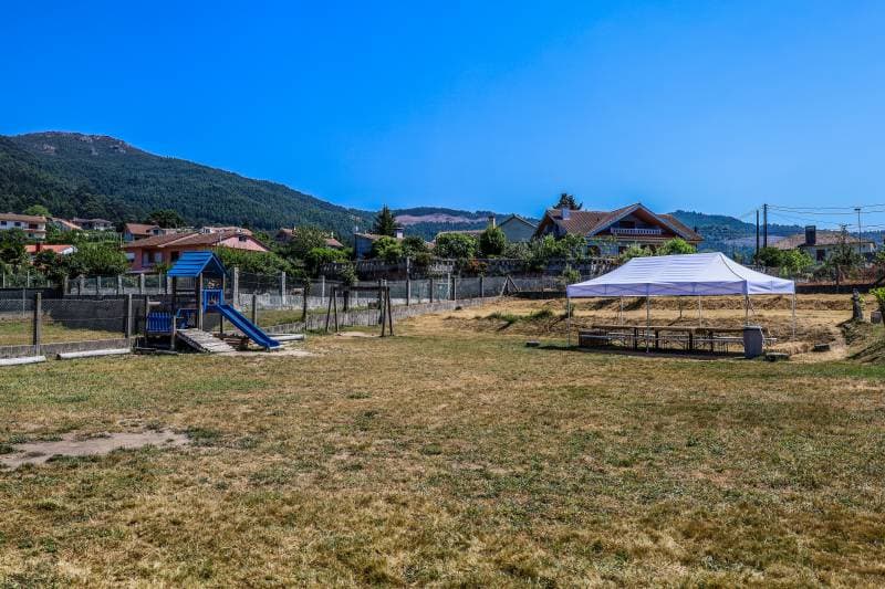 Zona de ocio y juegos en la granja